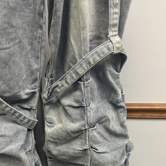 AKIRA Ruched Denim Jeans - Picture 3 of 6